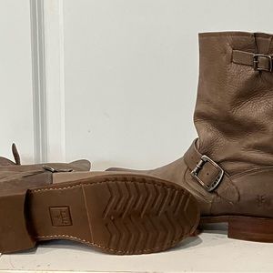 Frye boots size 8 women’s